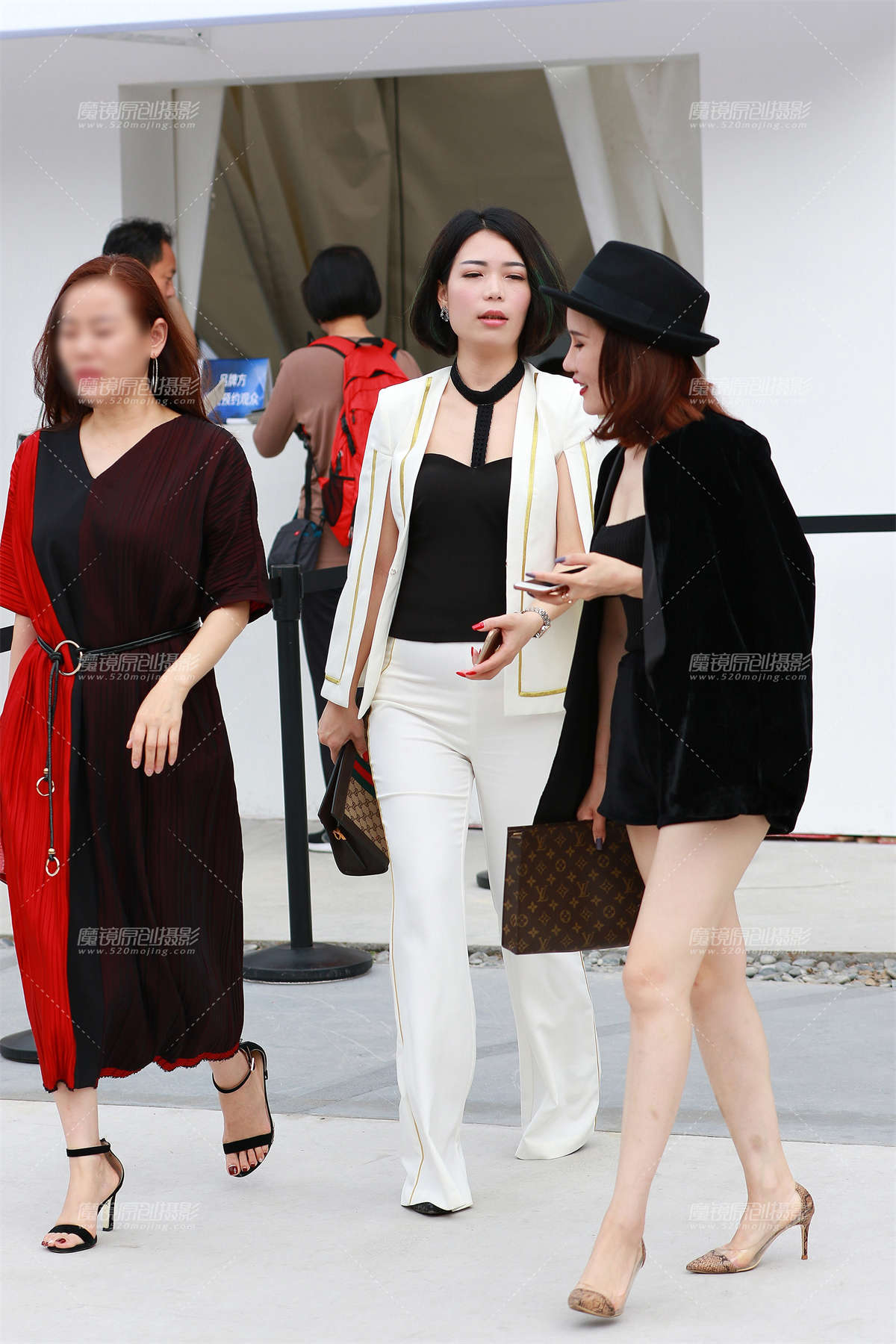 【视觉冲击赛贴】可遇不可求的白裤__-日更街拍