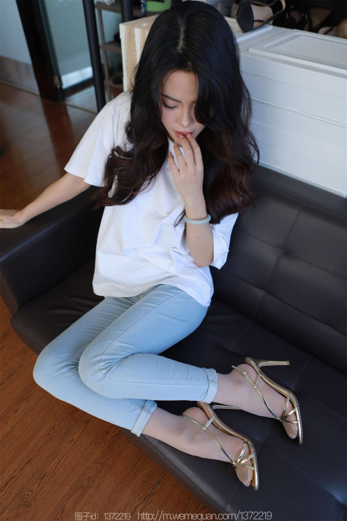 图片[2]-IESS异思趣向 2023.09.04 丝享家1524：兔兔 白T牛仔裤里丝-日更街拍