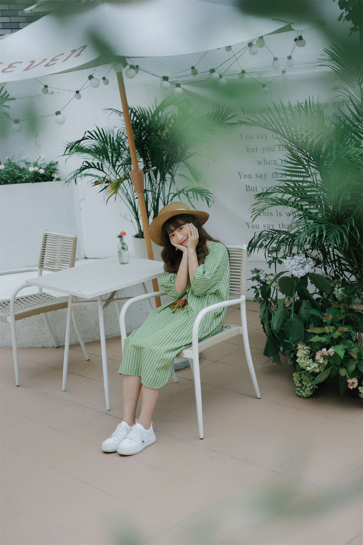 YITUYU艺图语 2022.08.04 咖啡厅的午后 蓝胖子-插图1