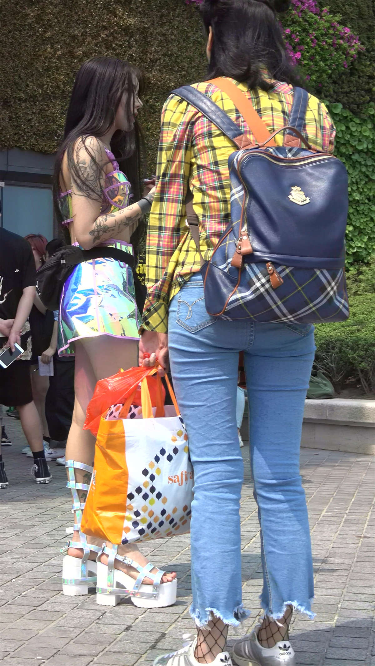 图片[2]-超性感短衣短裙好身材纹身妹-日更街拍