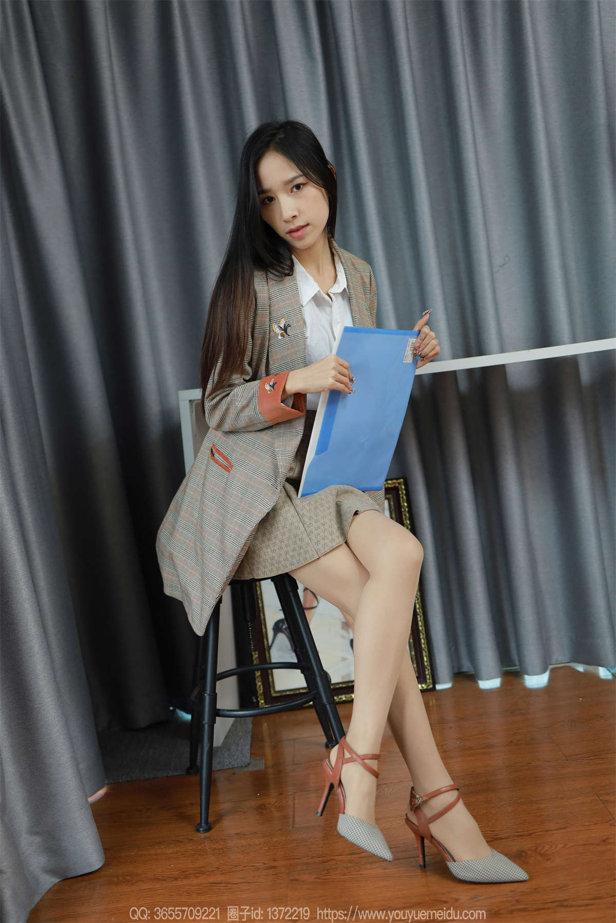 图片[2]-IESS异思趣向 2024.02.13 丝享家1663：美子 闪亮美甲-日更街拍