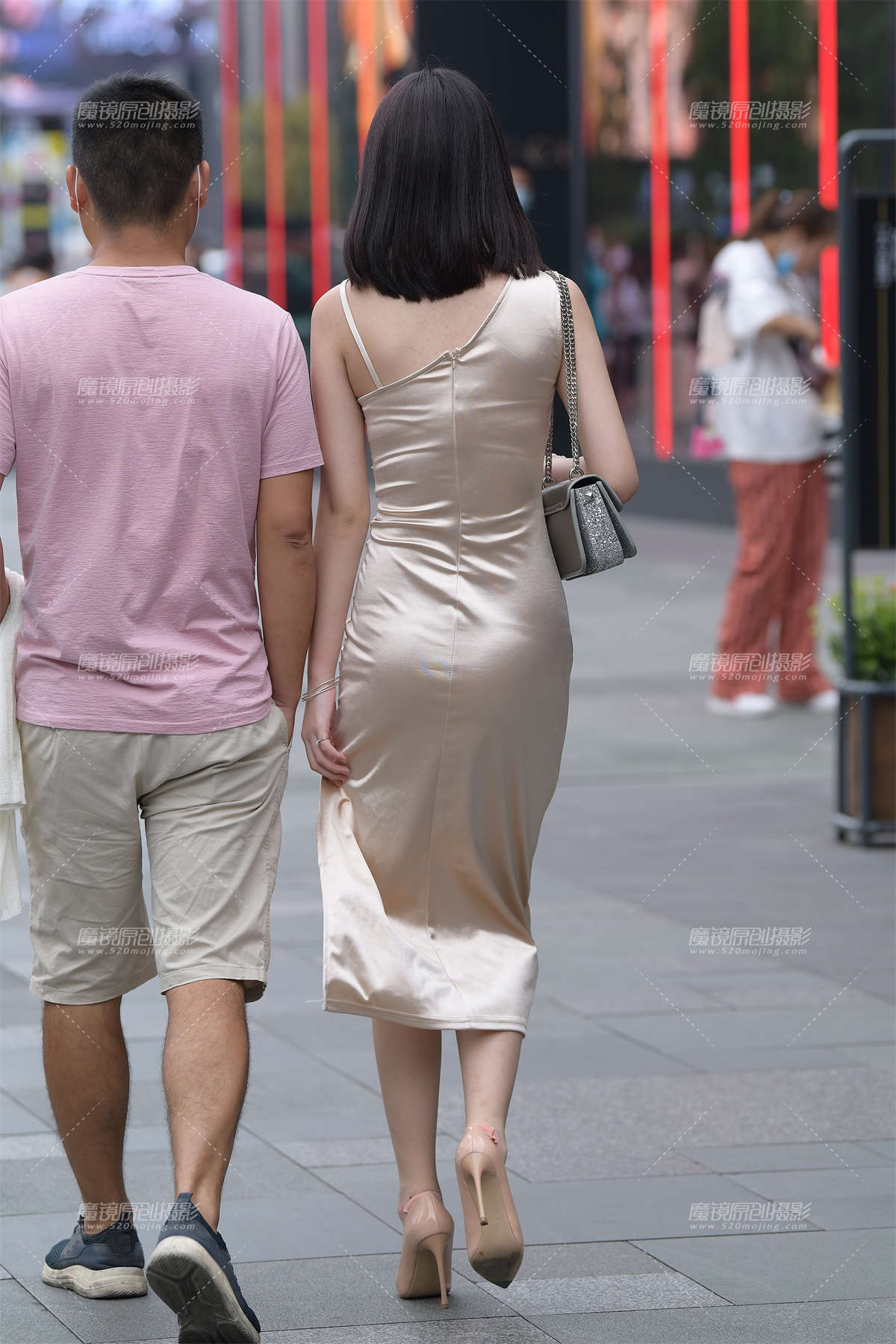 图片[2]-吊带开衩裙-日更街拍