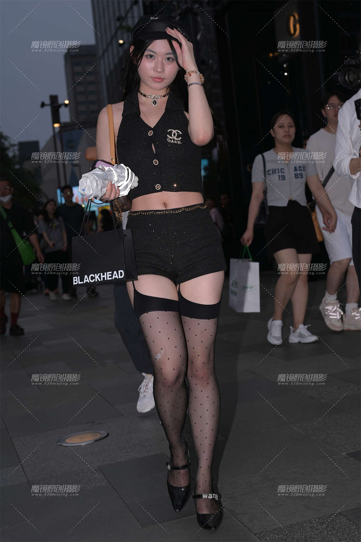 微胖的女孩最好看-日更街拍