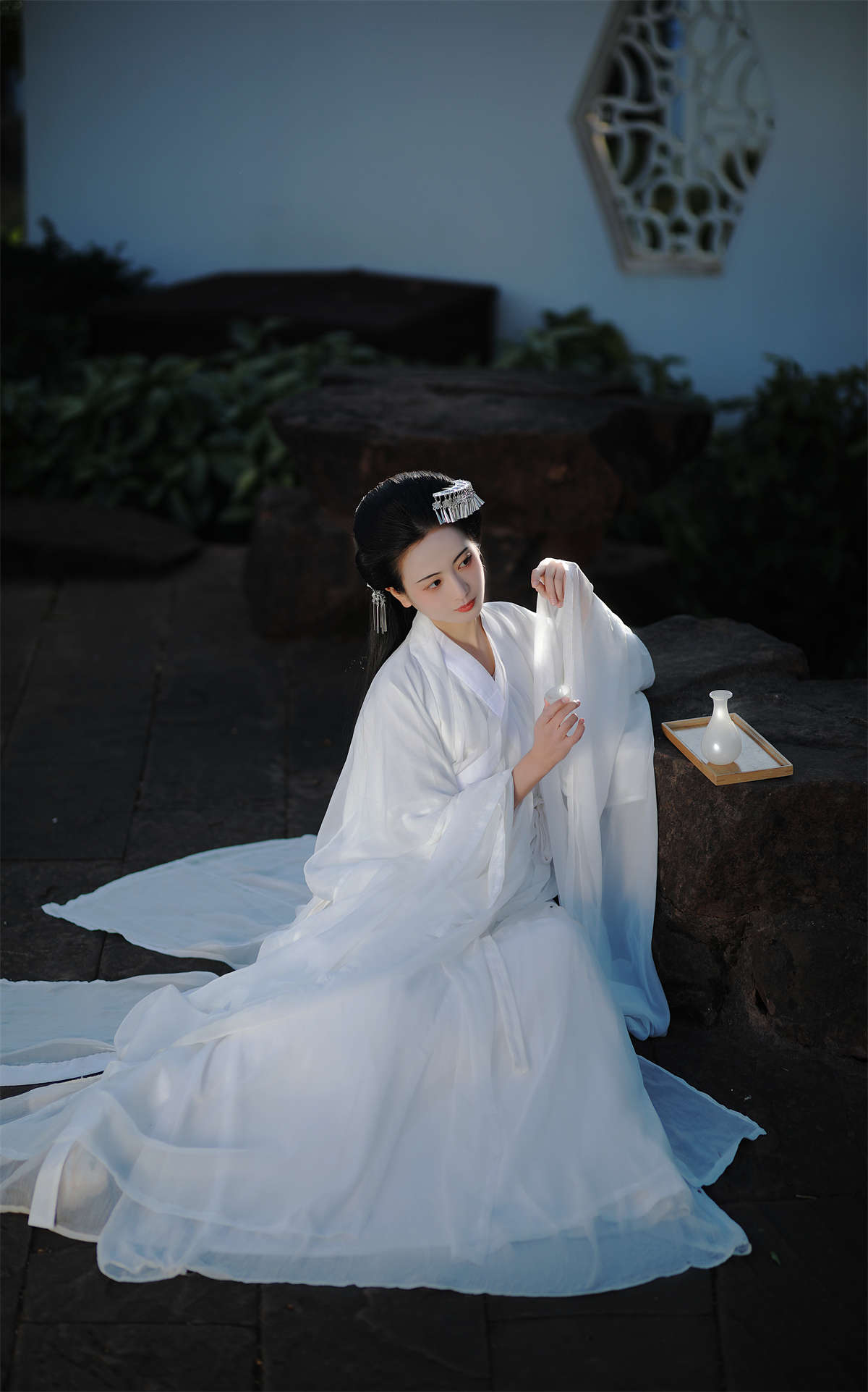 YITUYU艺图语 2023.02.17 皑如山上雪皎若云间月 瑜瑾插图1