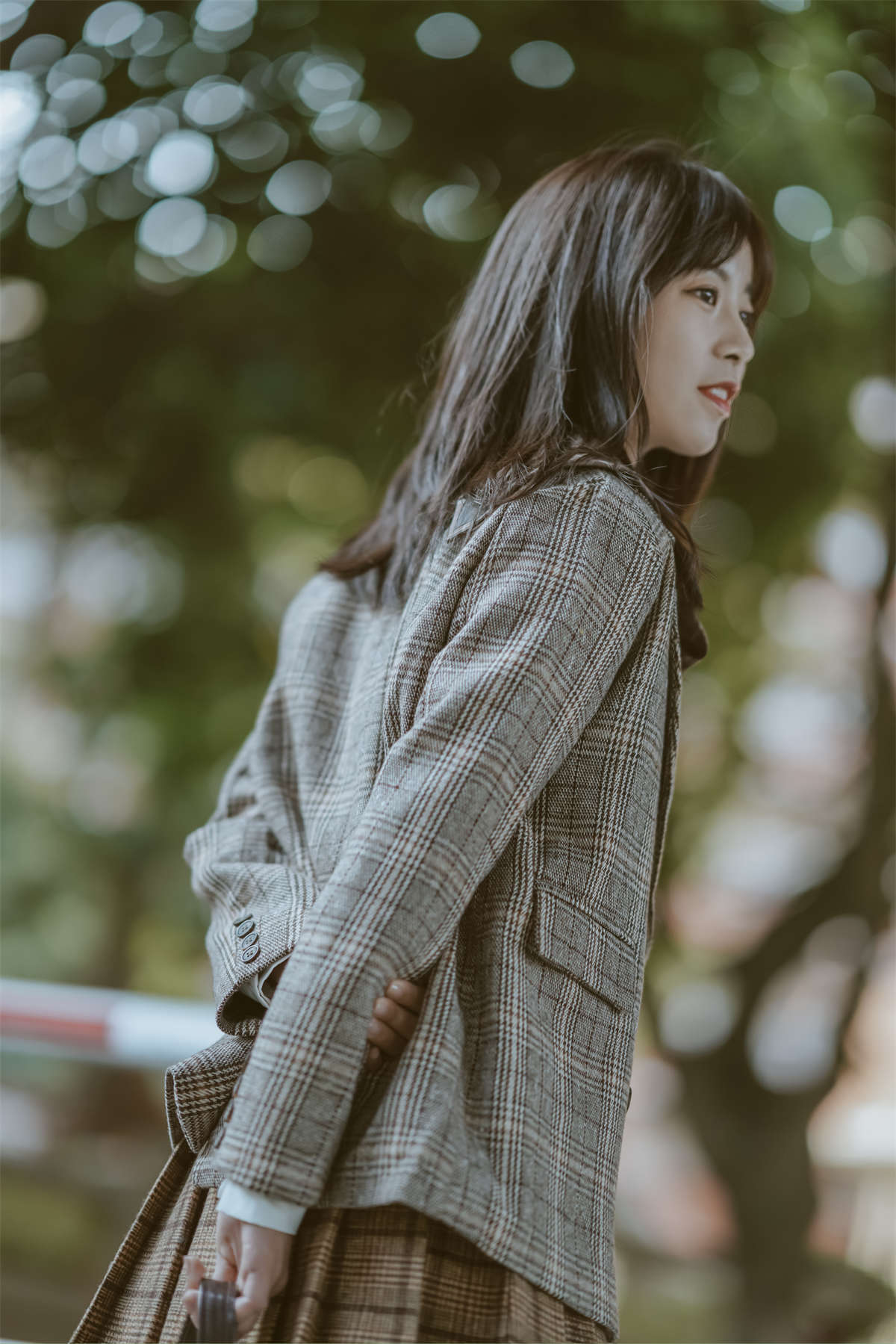 图片[2]-YITUYU艺图语 2022.05.29 青春是手牵手坐上了永不回头的火车 不可端妮-日更街拍