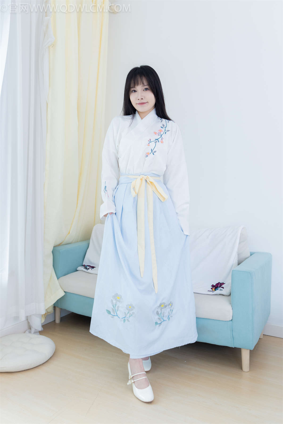 图片[2]-物恋传媒 NO.2270 小酒-高跟鞋、布鞋、白棉足袋、汉服-日更街拍