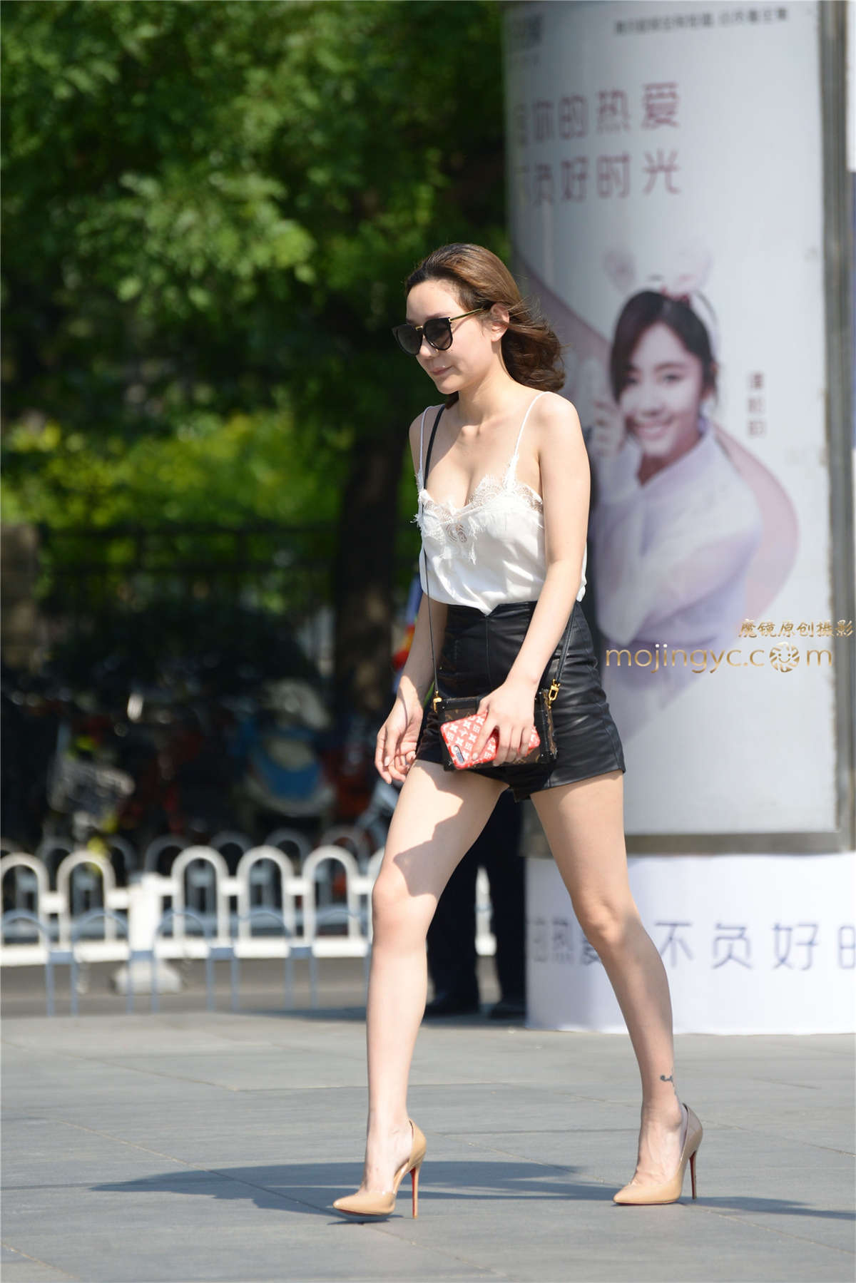 裸色尖头细跟红底鞋（11p）-日更街拍