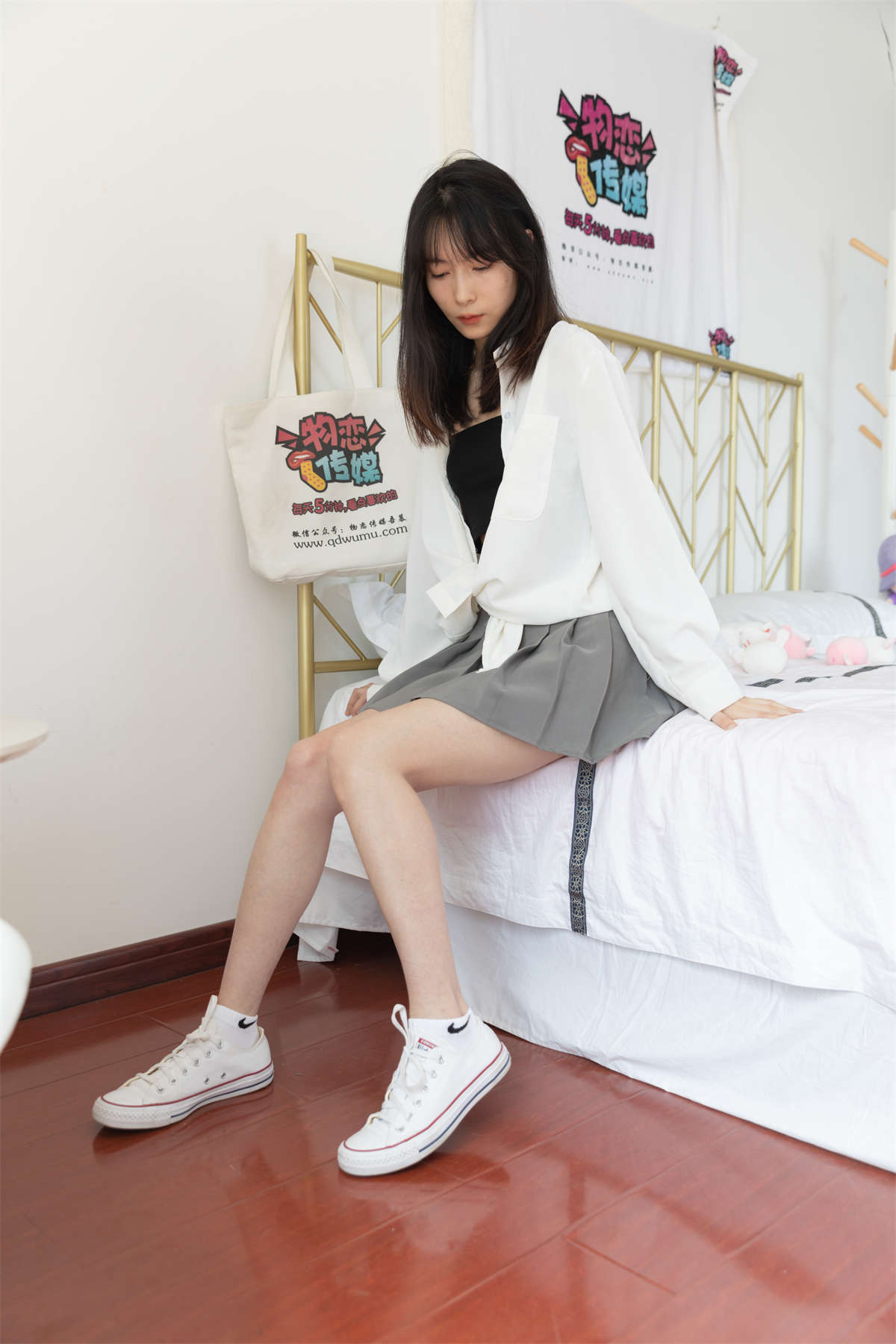 物恋传媒 NO.810 猫耳-清风拂柳-日更街拍