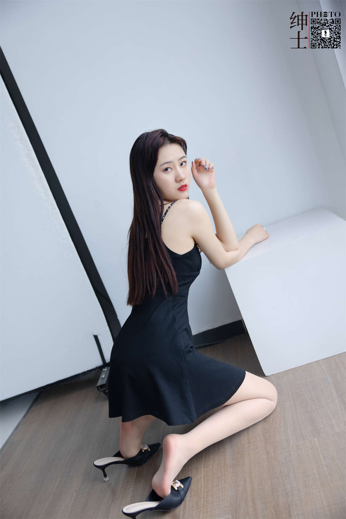 图片[2]-SHENSHI绅士-SS096 沫沫-日更街拍