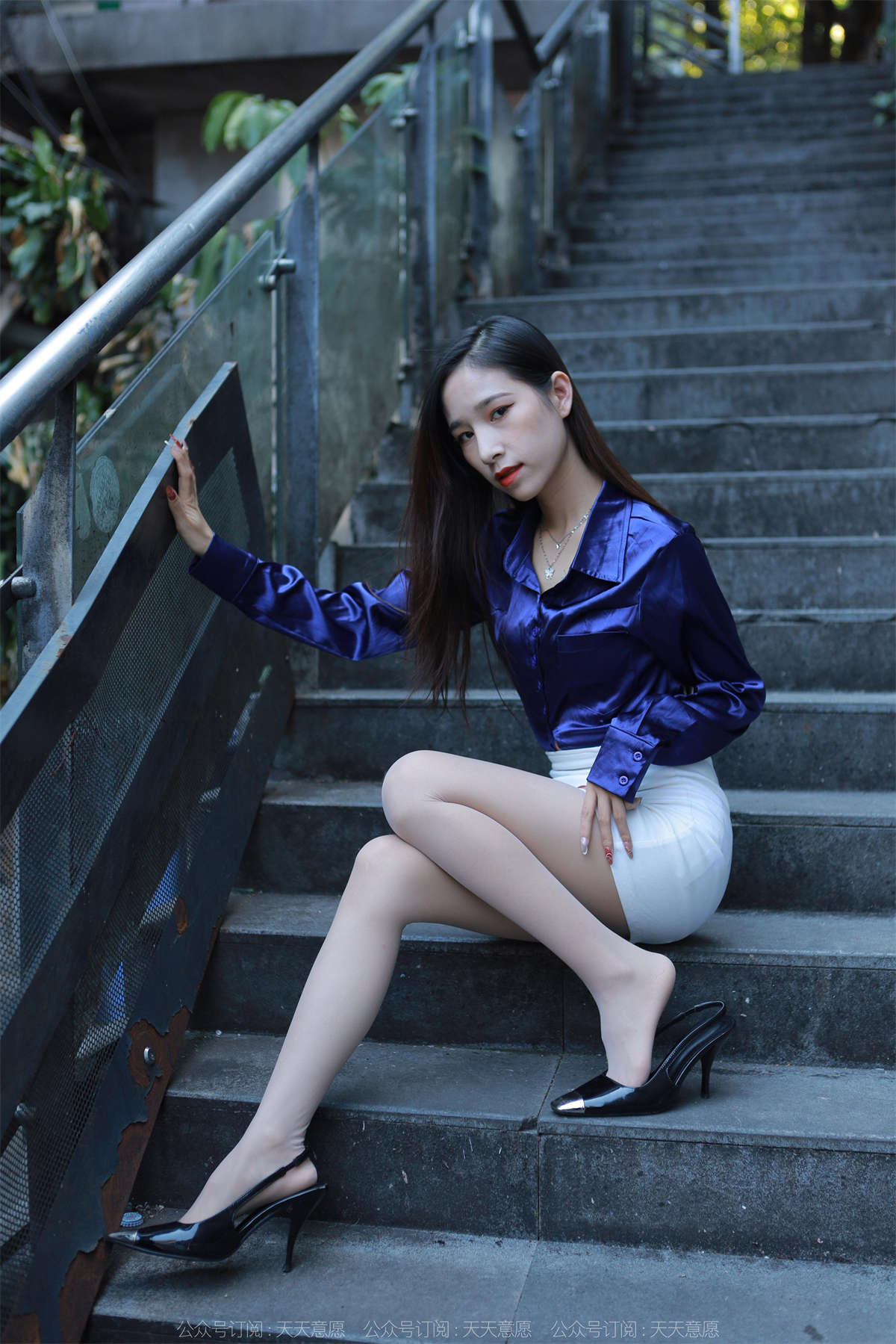 图片[2]-IESS异思趣向 2022.11.06 丝享家1260：美子 白裙街拍-日更街拍