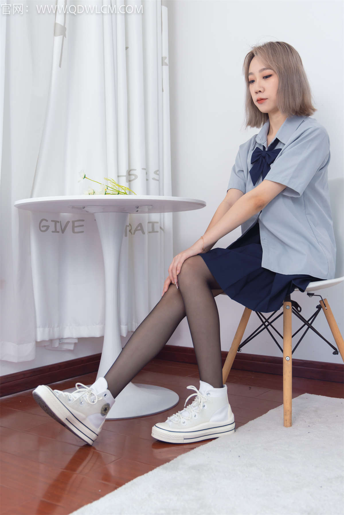 图片[2]-物恋传媒 NO.1295 小艾-奔跑的小鹿-日更街拍