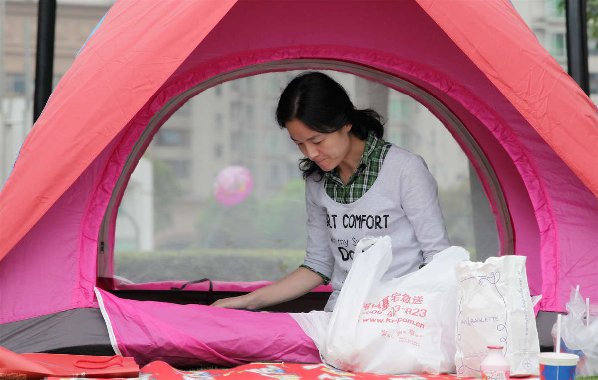 踏青公园街拍系列No.473 丝裸尽现，纵使阅足无数，这双依然出众-日更街拍