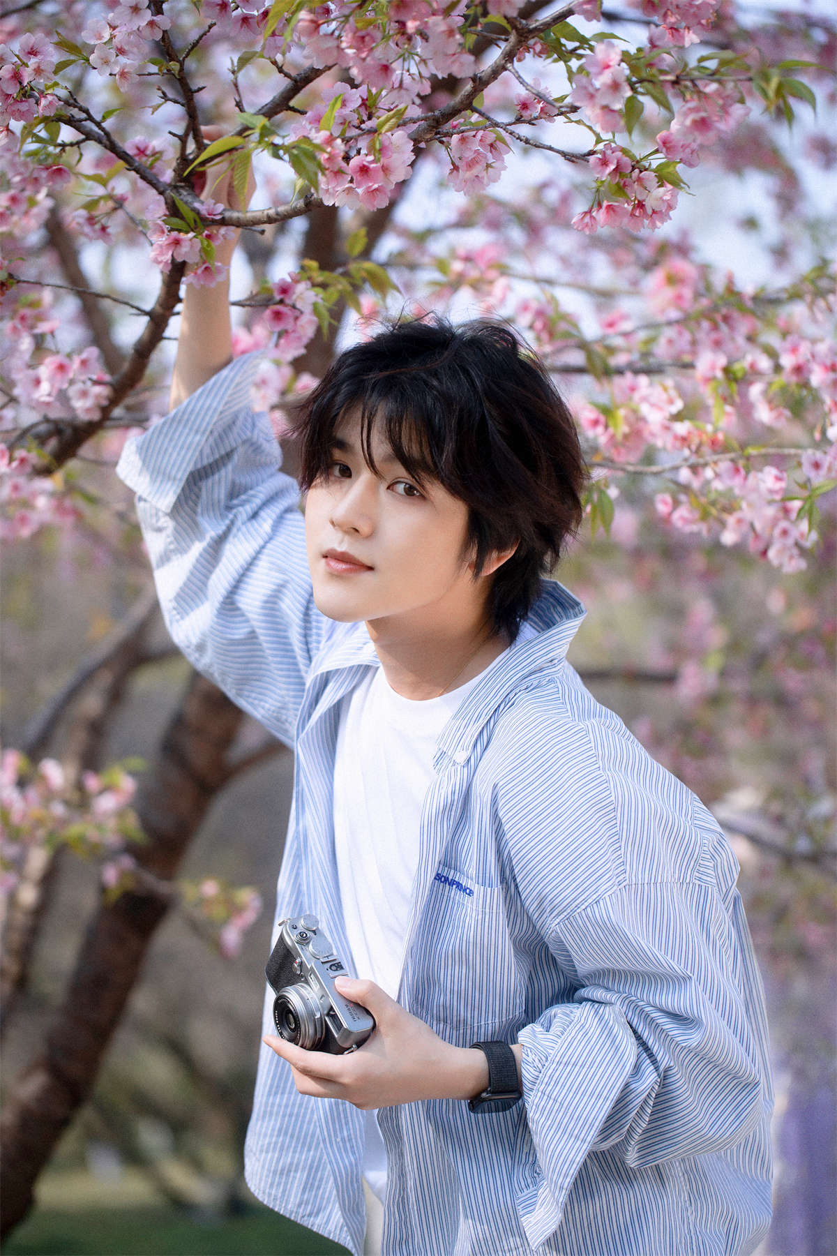 YITUYU艺图语 2022.05.29 樱花少年 李宇轩Yashon-日更街拍