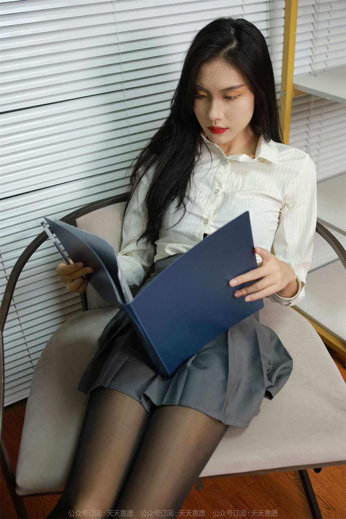 图片[2]-IESS异思趣向 2022.11.04 丝享家1258：胆胆 红色高跟鞋-日更街拍