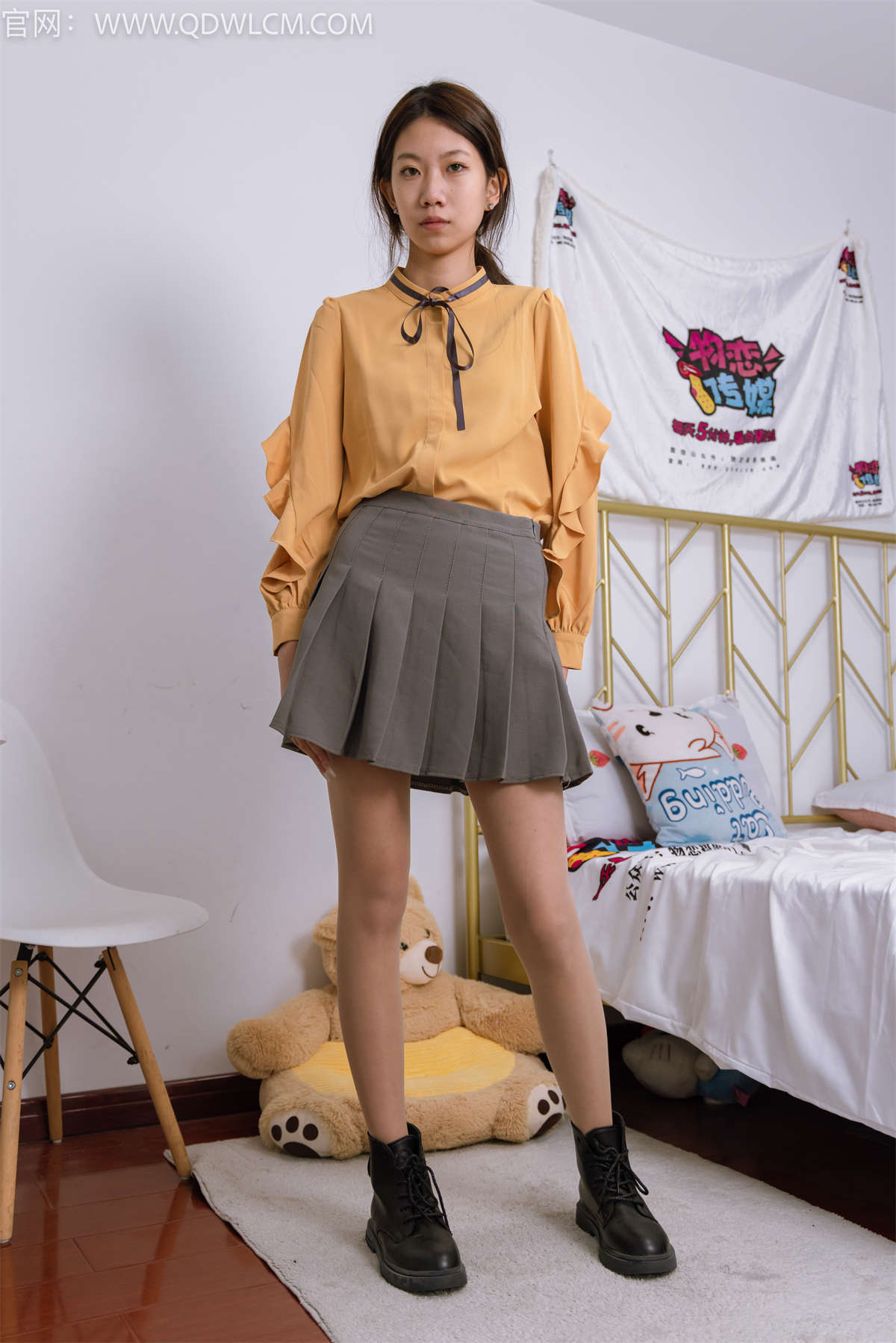 物恋传媒 NO.1396 纤纤-永不失联的爱-日更街拍