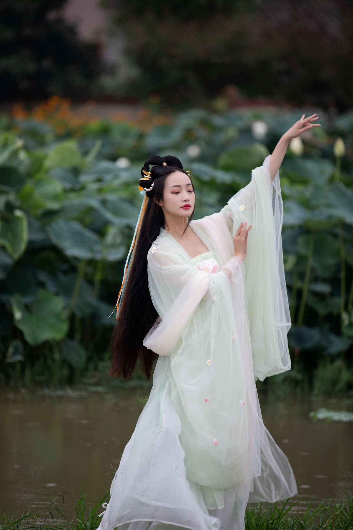 YITUYU艺图语 2022.08.01 荷 凌子兮-日更街拍