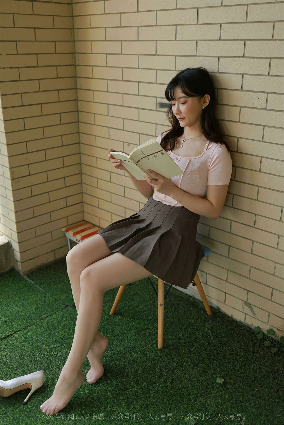 图片[2]-IESS异思趣向 丝享家943期：秋秋 阳台上的美女-日更街拍