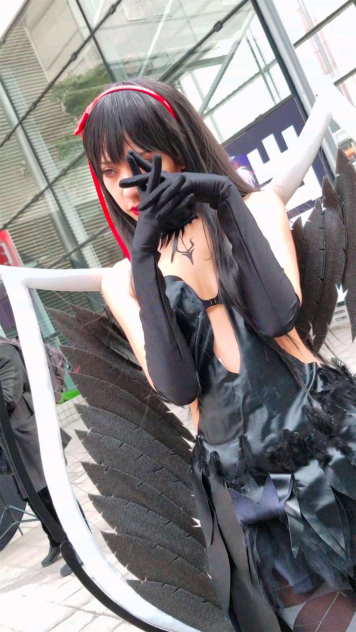玩cosplay的二次元少女-日更街拍