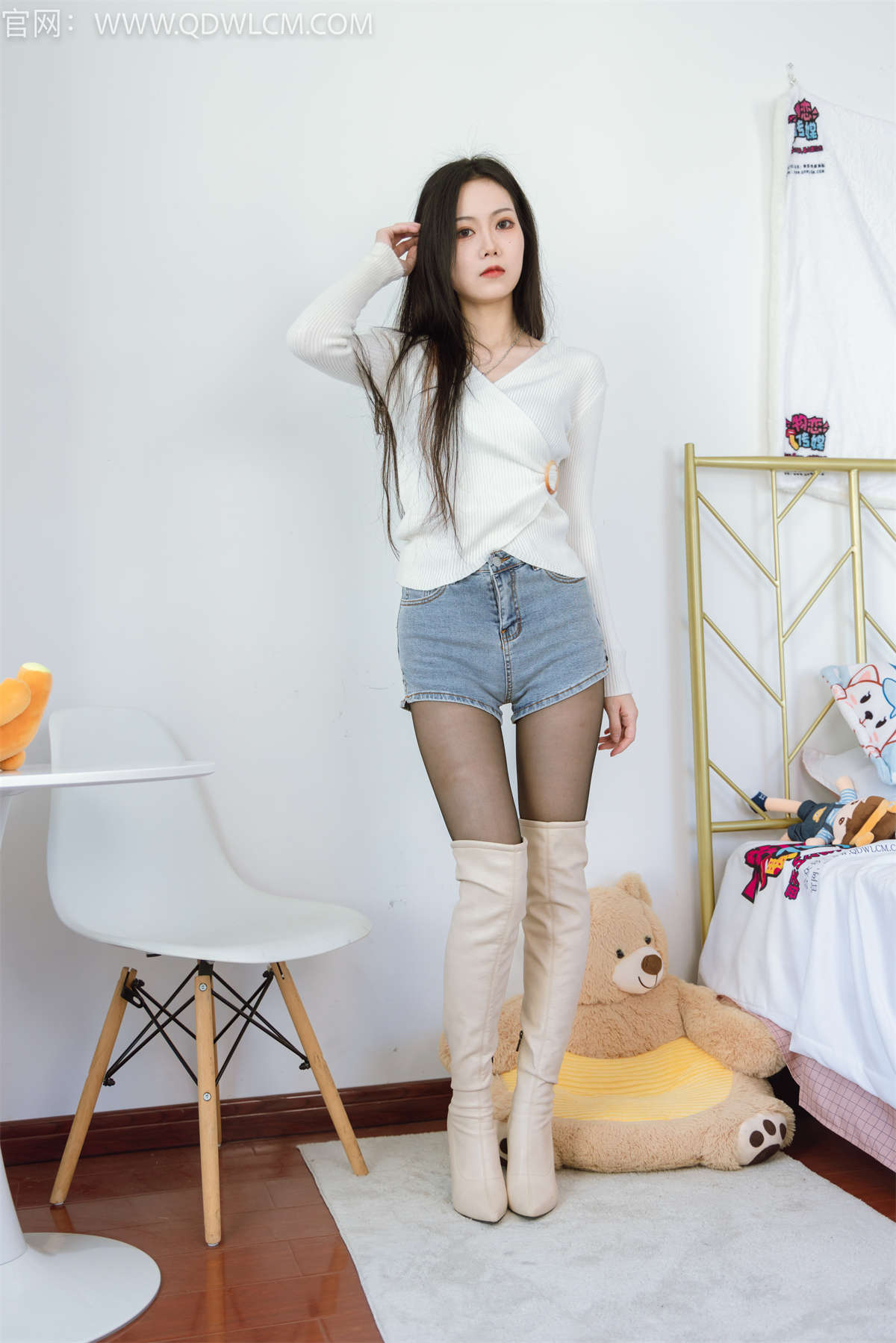 物恋传媒 NO.1327 康康-追光的星星-日更街拍