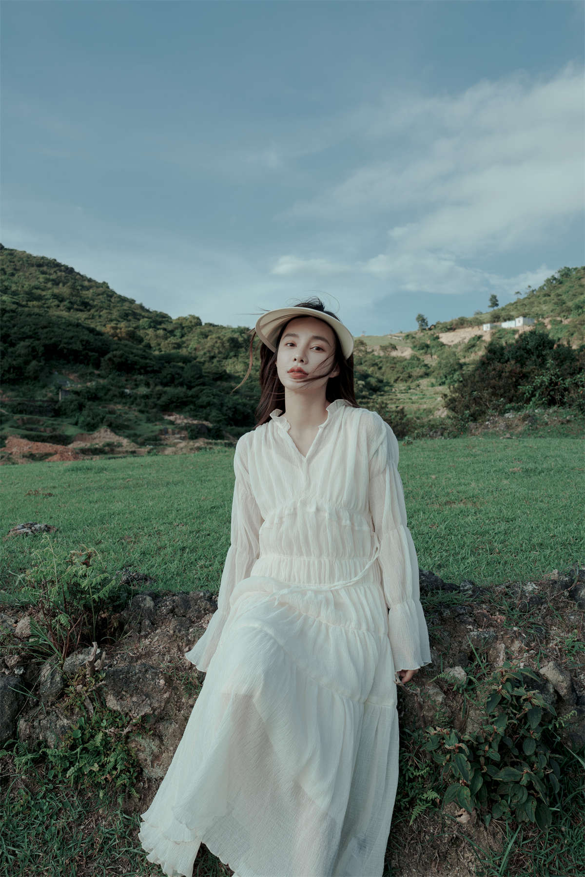 YITUYU艺图语 2022.08.01 山谷之间，烈日之下 姝雯同学插图1