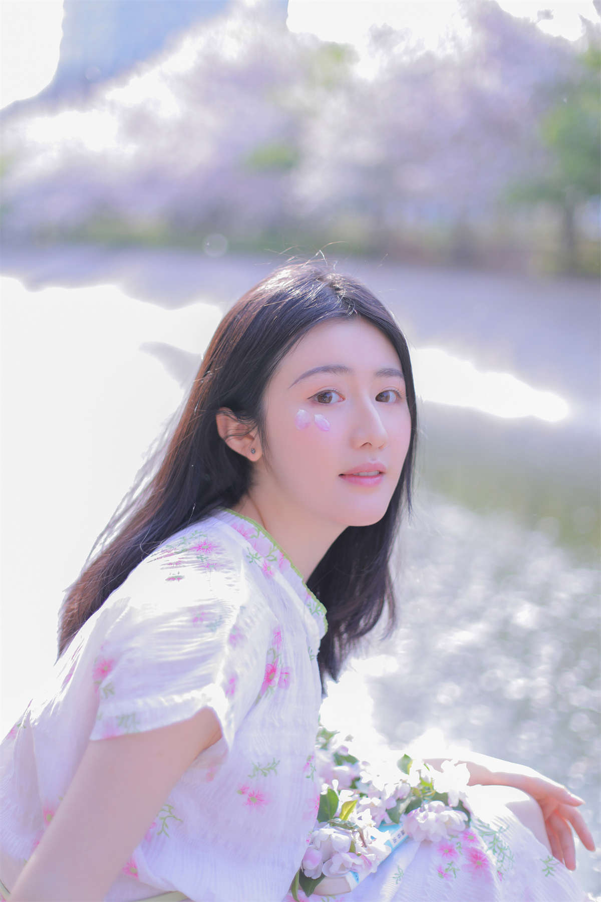 YITUYU艺图语 2022.08.01 已觉春心动 oeil-日更街拍