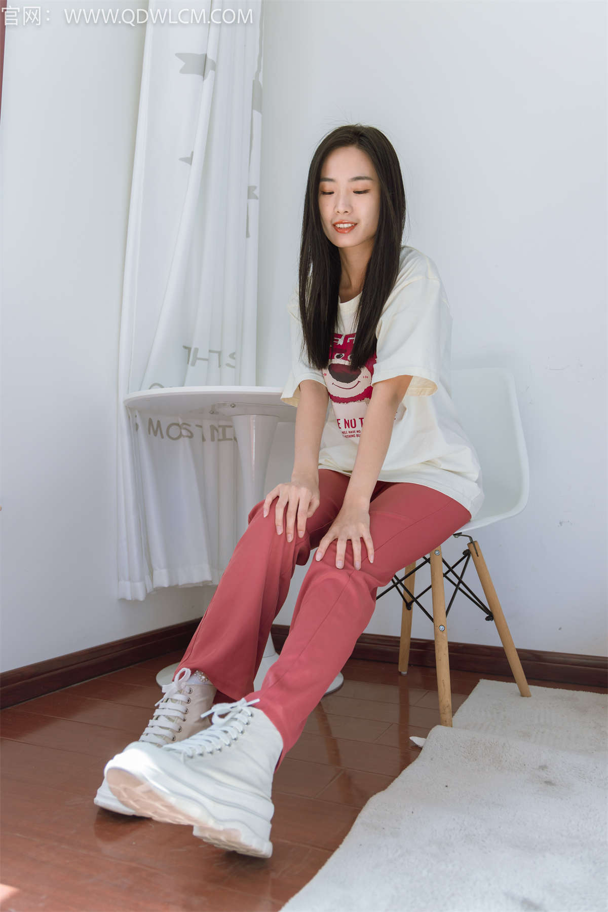 物恋传媒 NO.1328 缇缇-霓虹甜心-日更街拍