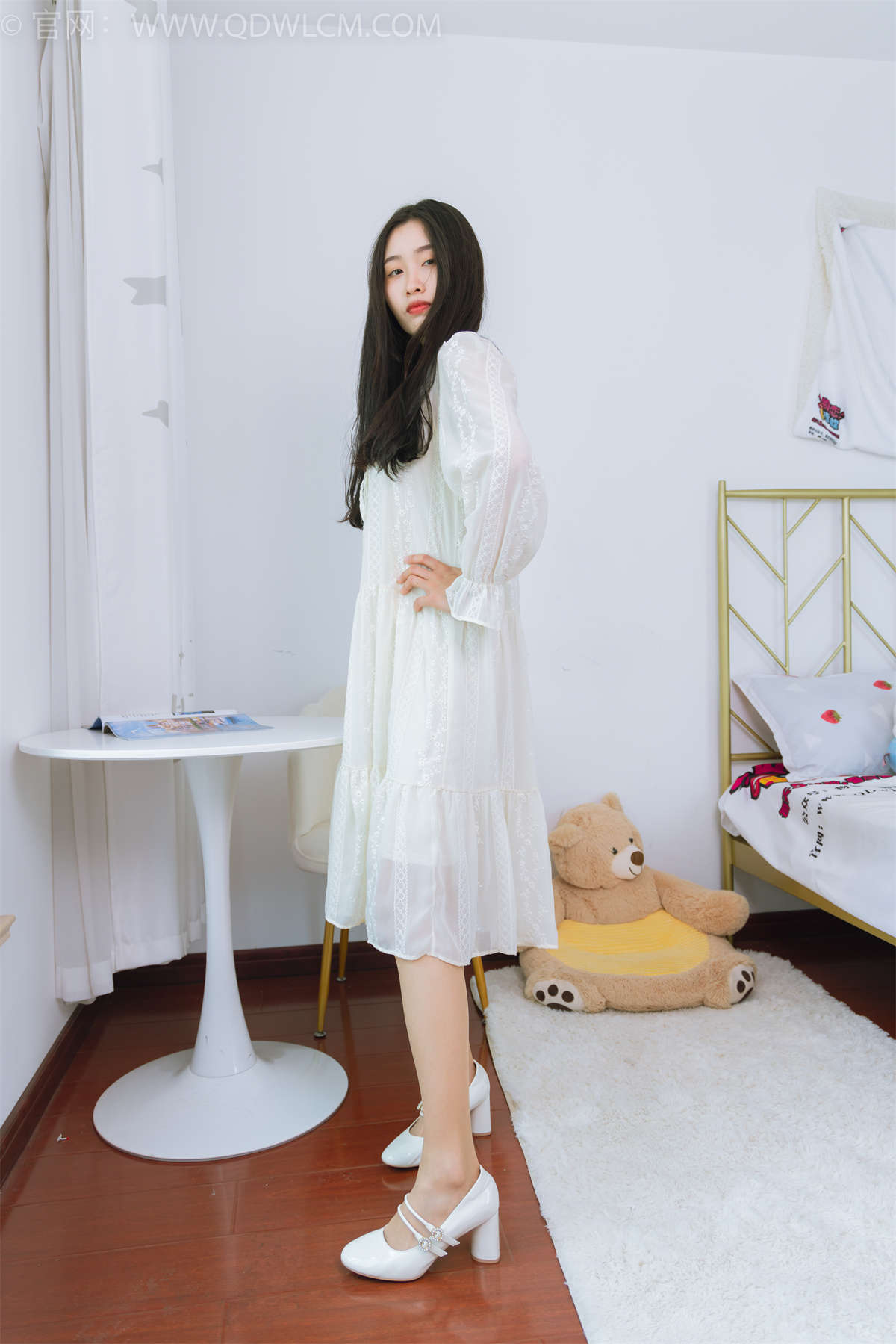 物恋传媒 NO.1579 绒绒-冷冷清清-日更街拍