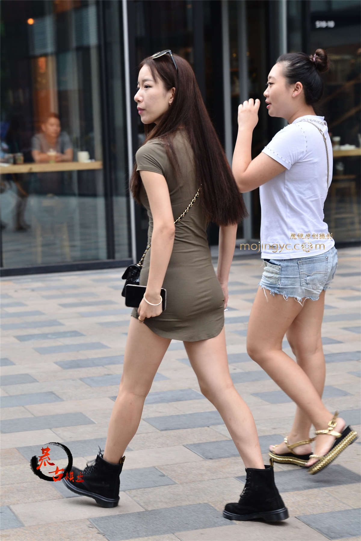 图片[2]-16.9.12紧身包臀短裙-日更街拍