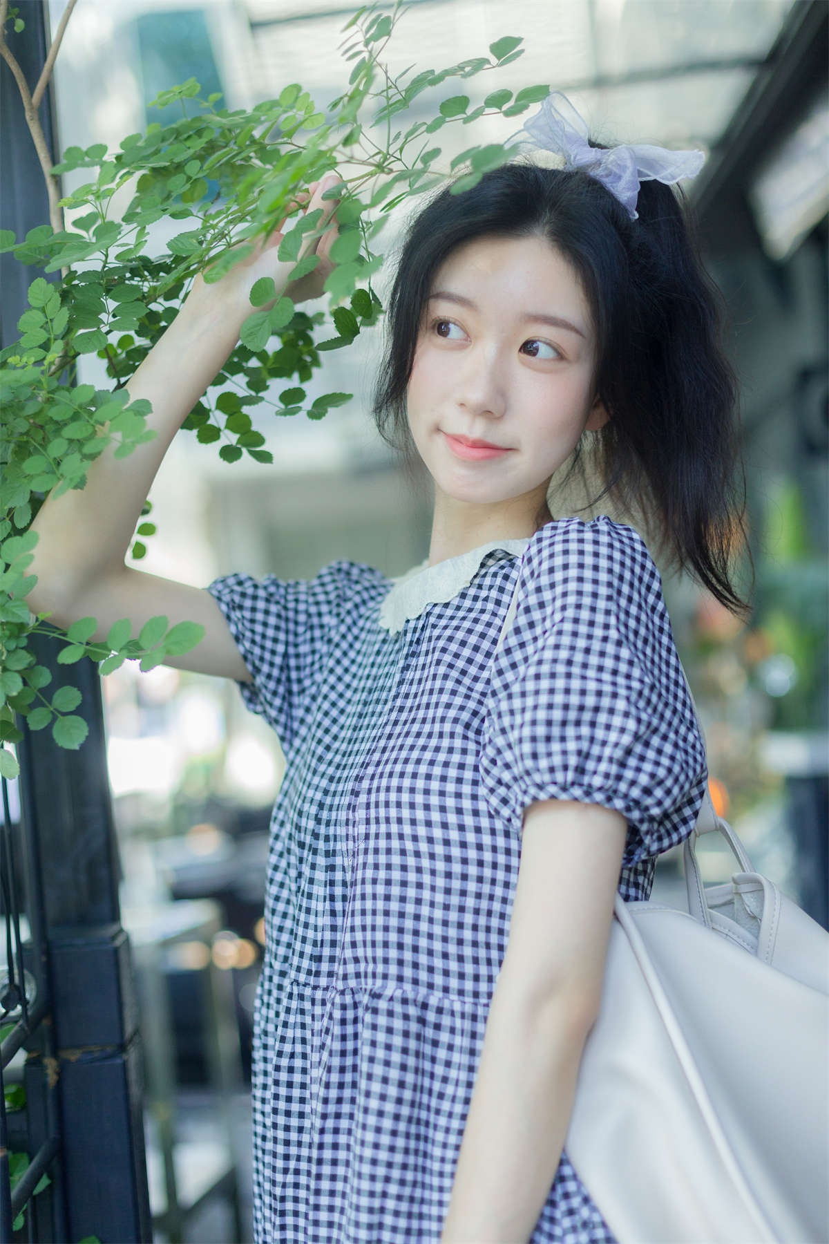 YITUYU艺图语 2022.08.02 今日暂停营业 饲猫少女-插图1