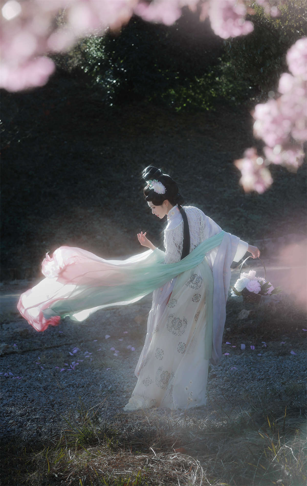 YITUYU艺图语 2025.03.06 绣面芙蓉一笑开，斜飞宝鸭衬相腮 瑜瑾插图1