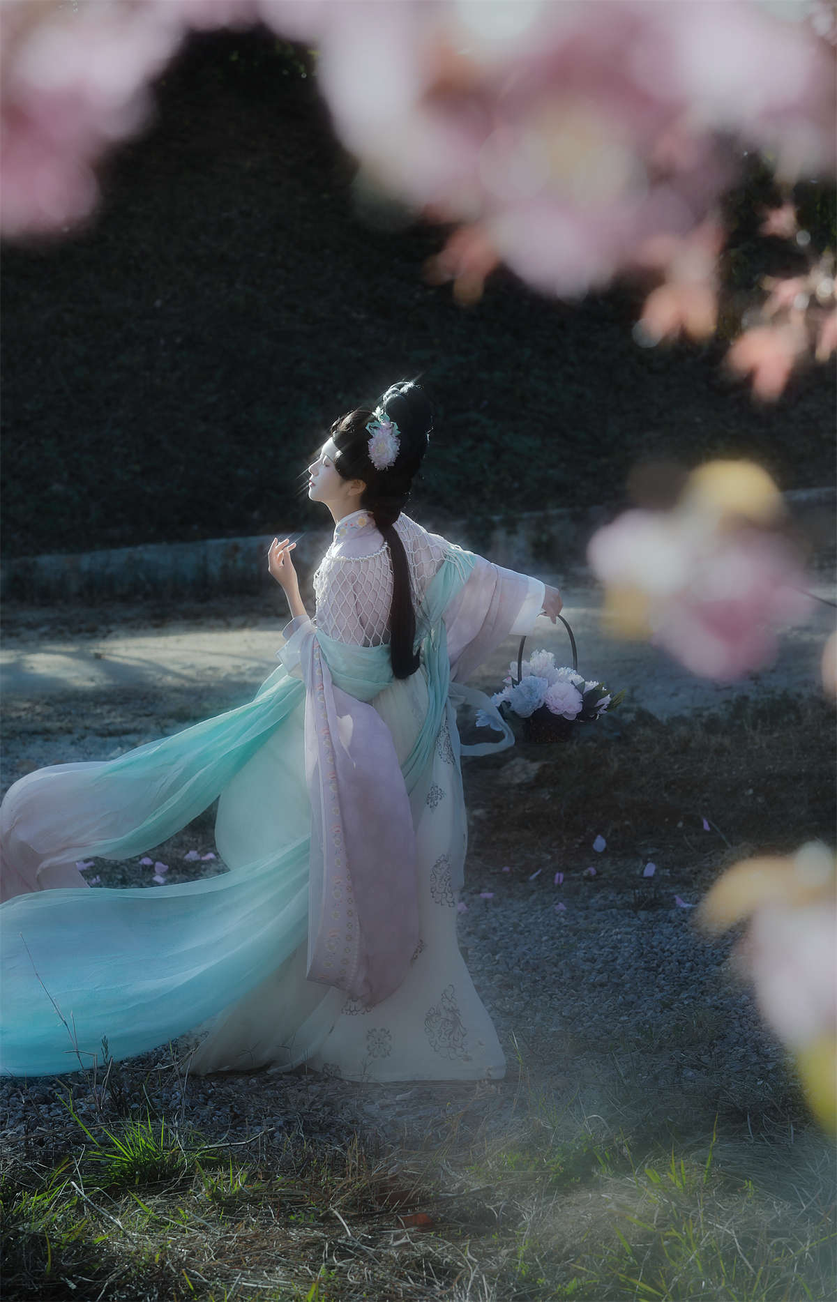 YITUYU艺图语 2025.03.06 绣面芙蓉一笑开，斜飞宝鸭衬相腮 瑜瑾-日更街拍