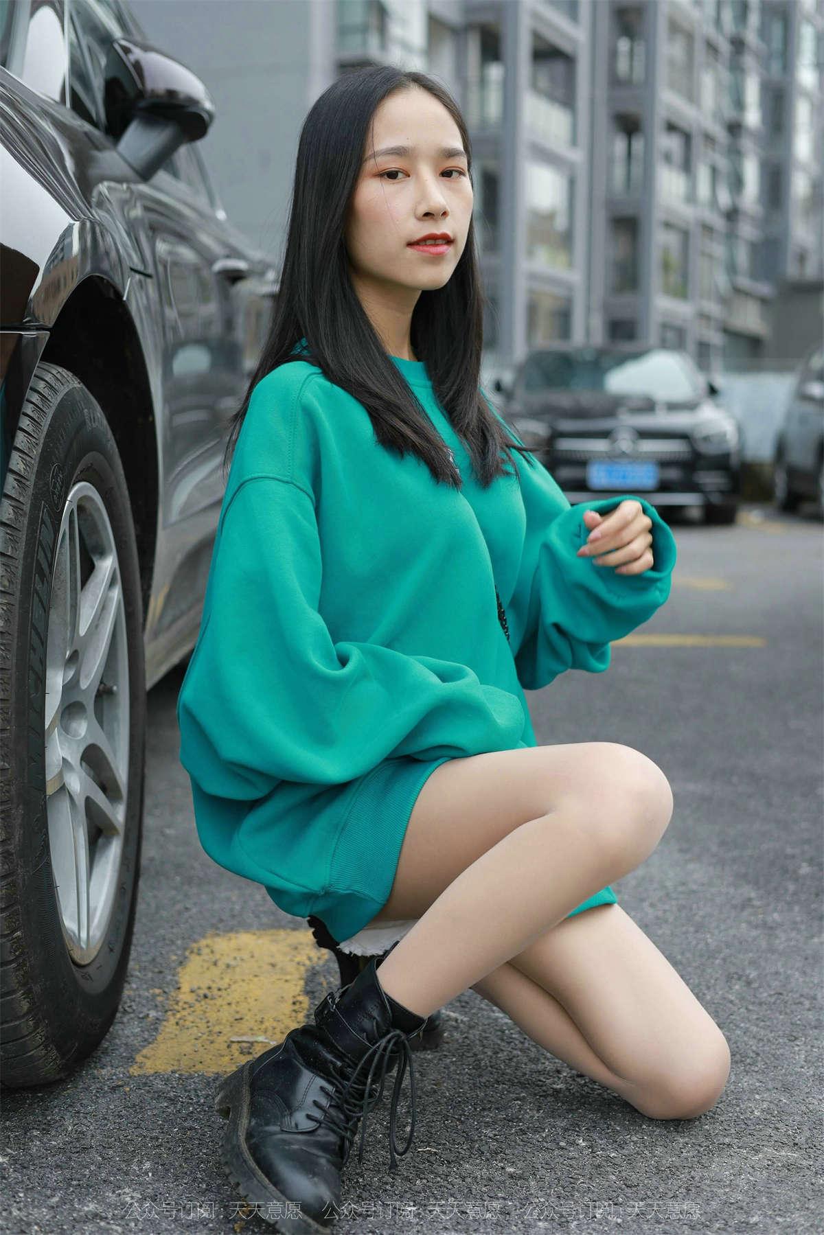 IESS异思趣向 丝享家946期：美子 停车场邂逅-日更街拍