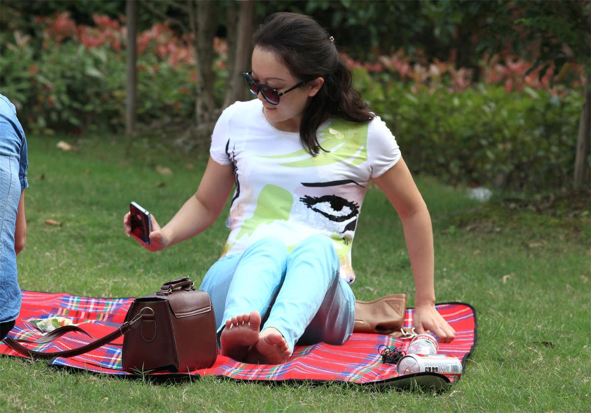 图片[2]-踏青公园街拍系列No.306 Canon5D草地系列-日更街拍