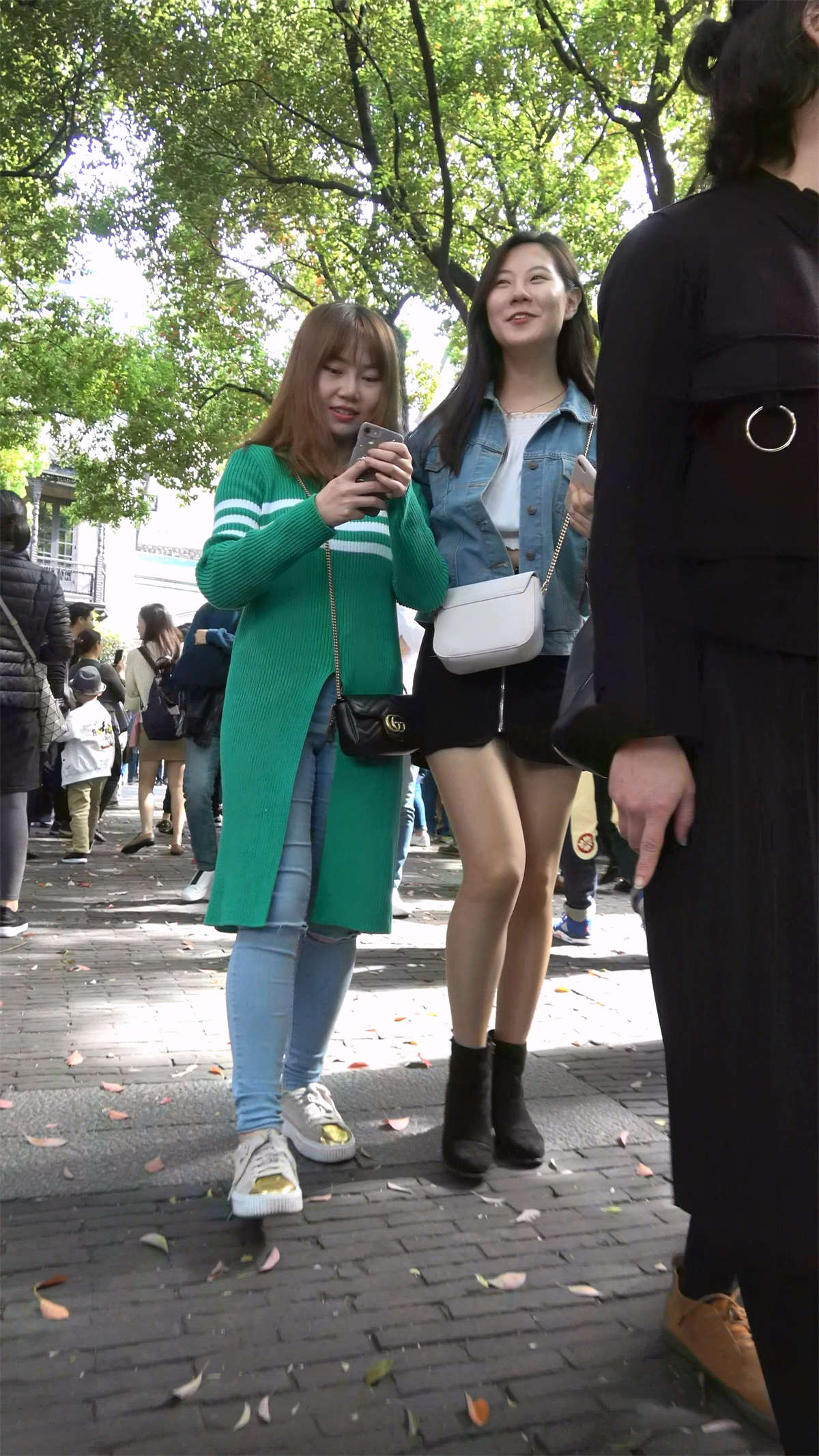 图片[2]-性感短裙美腿牛仔外套气质美女-日更街拍