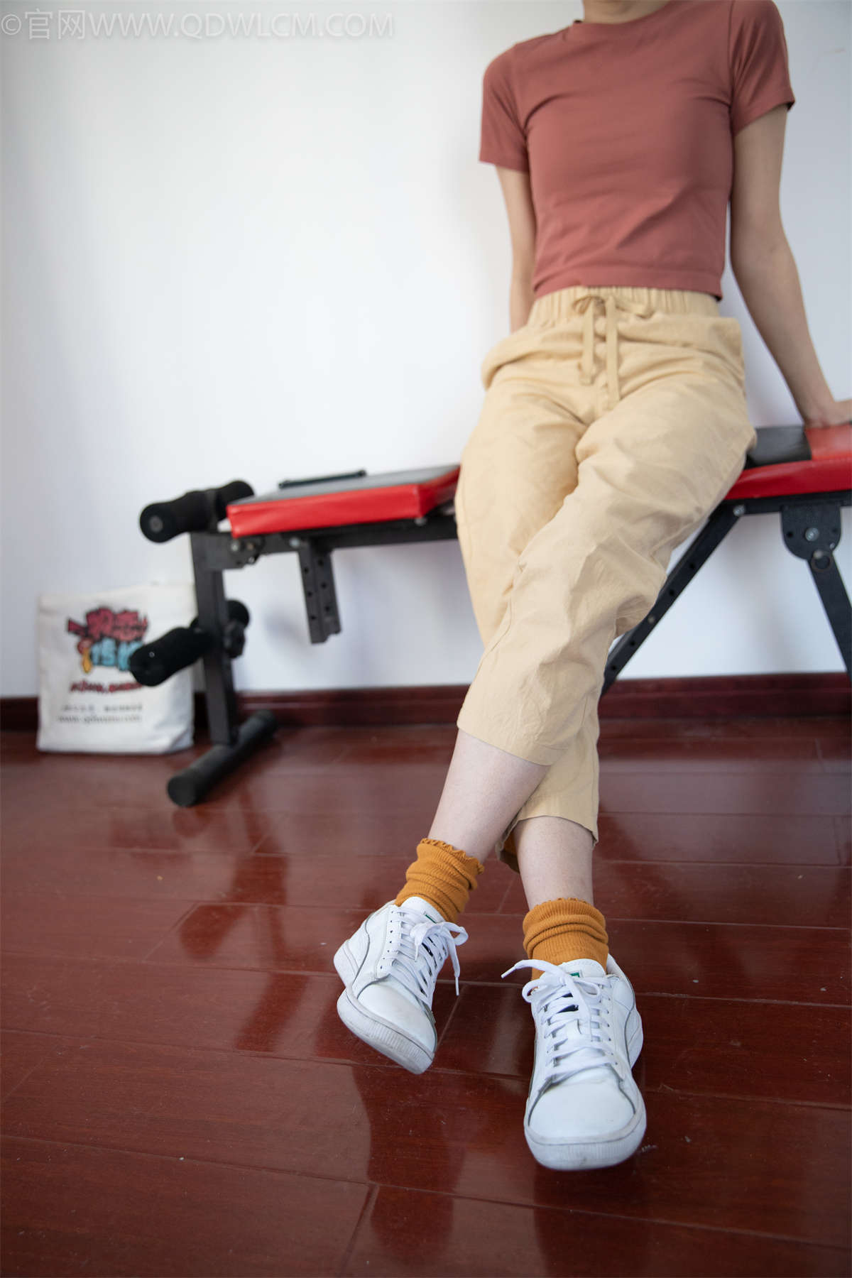 物恋传媒 NO.1122 小飞-黄色心情（盲盒3）-日更街拍