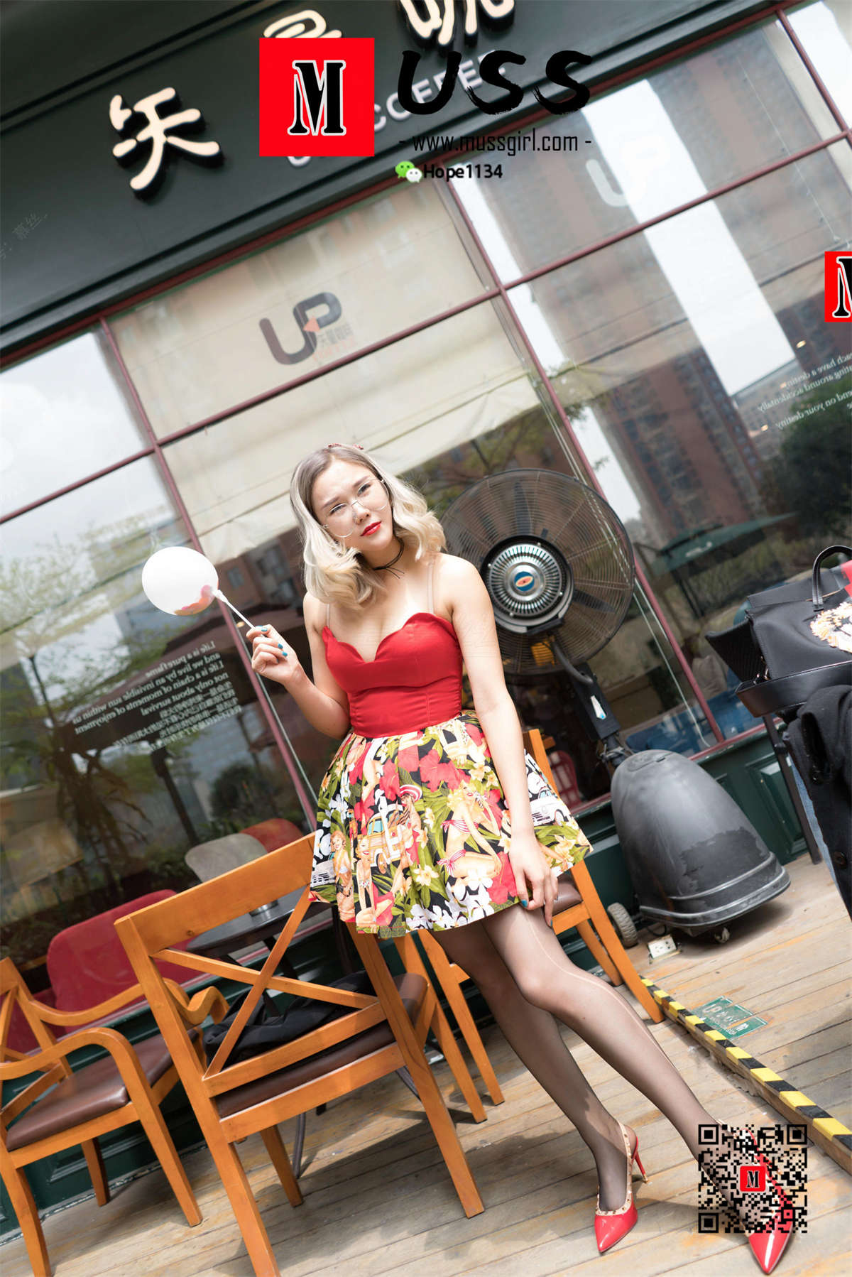 MussGirl慕丝女郎 NO.077 性感迷人成熟妩媚-日更街拍