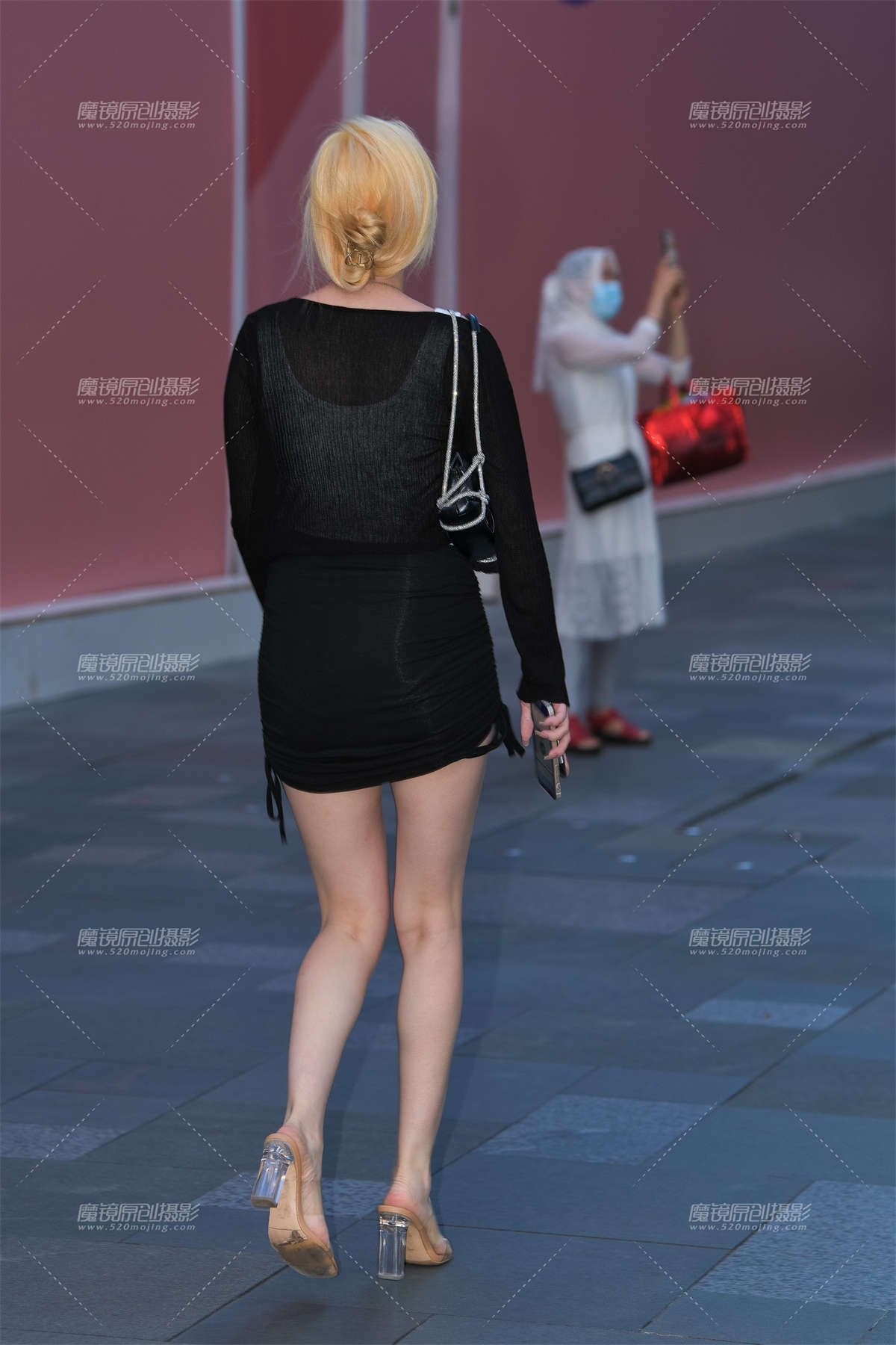 图片[2]-金发美女包臀裙-日更街拍