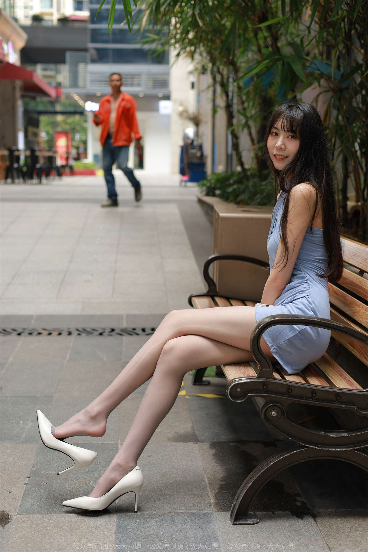 IESS异思趣向 2022.06.07 丝享家1110：团团 灰丝蓝色短裙-日更街拍