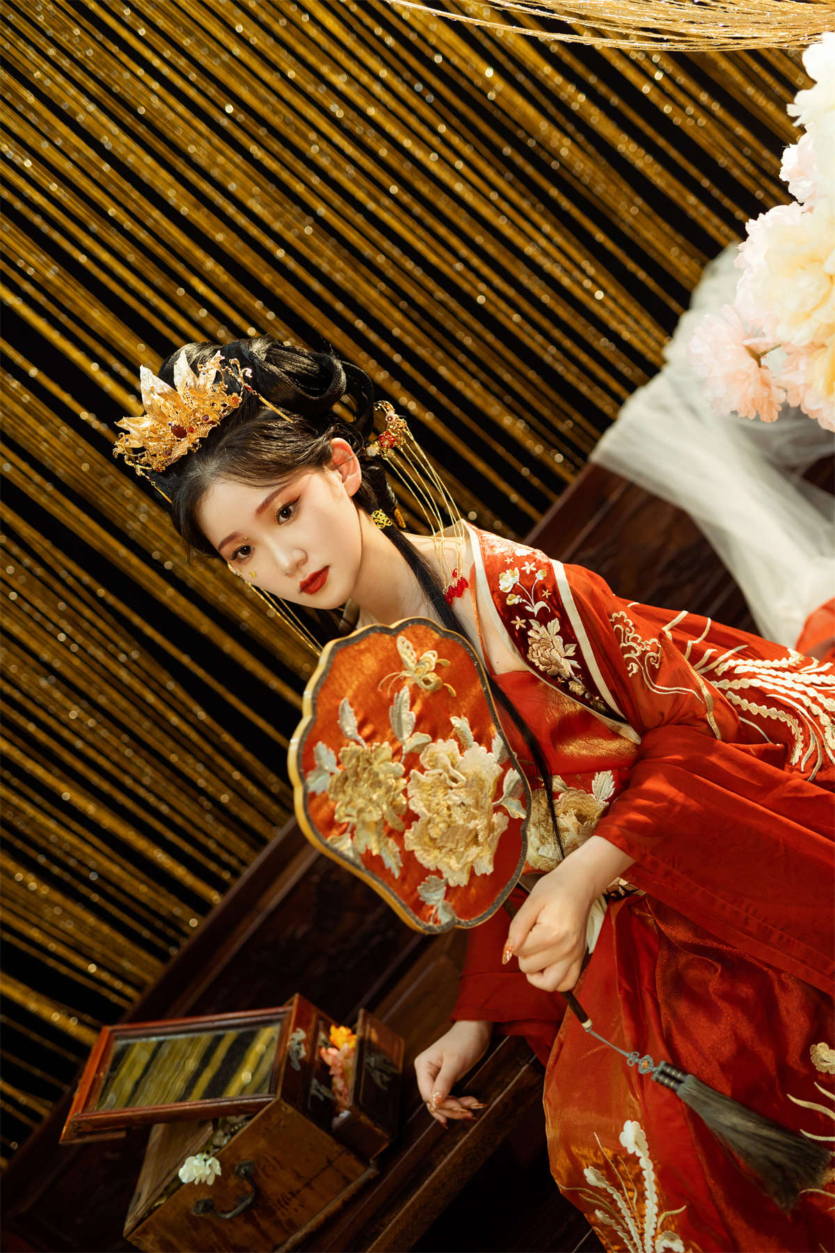 YITUYU艺图语 2022.09.05 红衣娘子 相望回首喵喵喵插图1