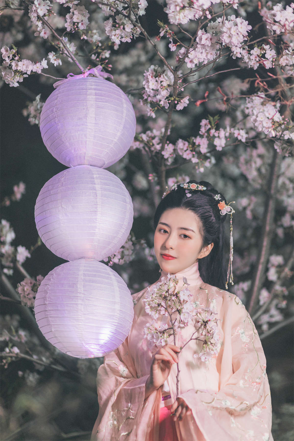 YITUYU艺图语 2022.08.02 夜樱 秘制大何酱-日更街拍