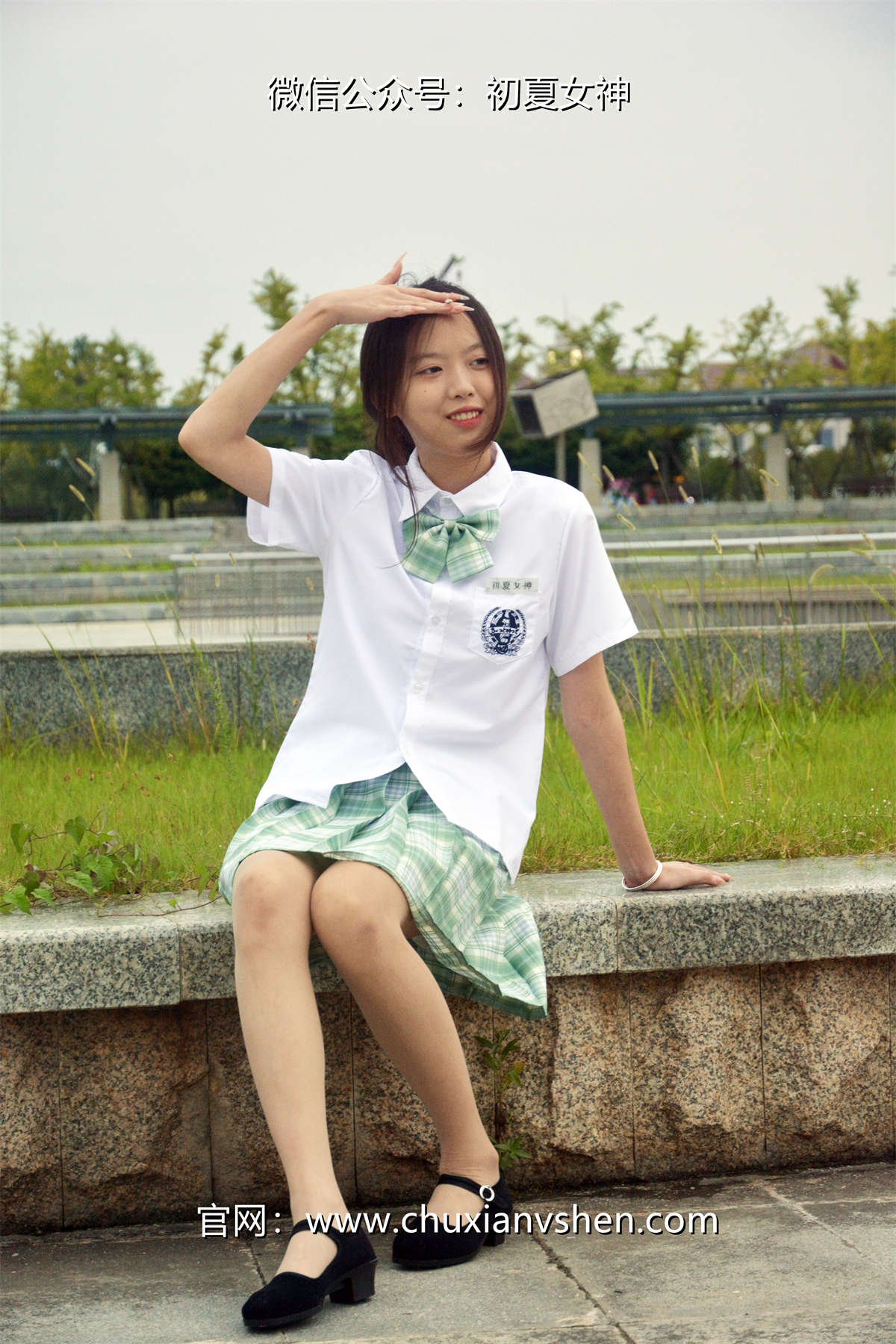 初夏女神 No.079 情情 绿色JK套-日更街拍