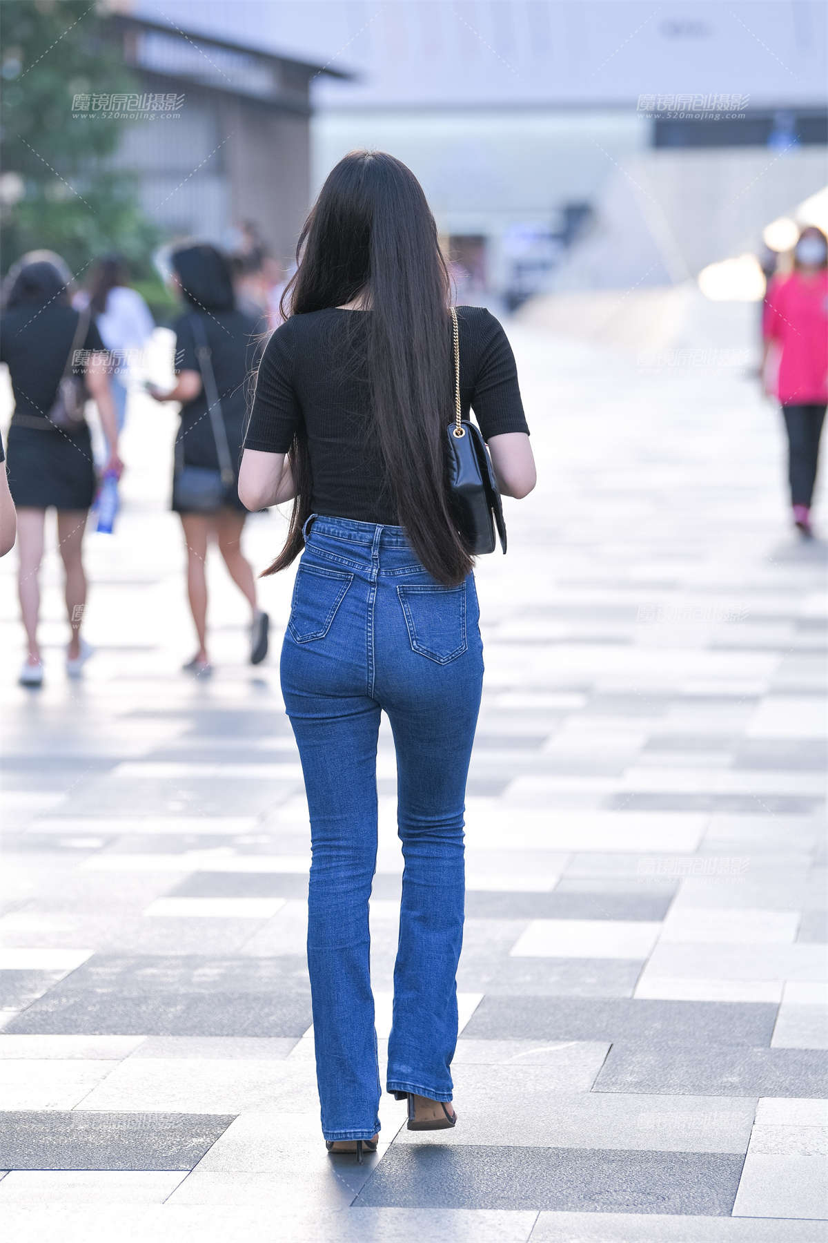 图片[2]-紧身牛仔裤-日更街拍