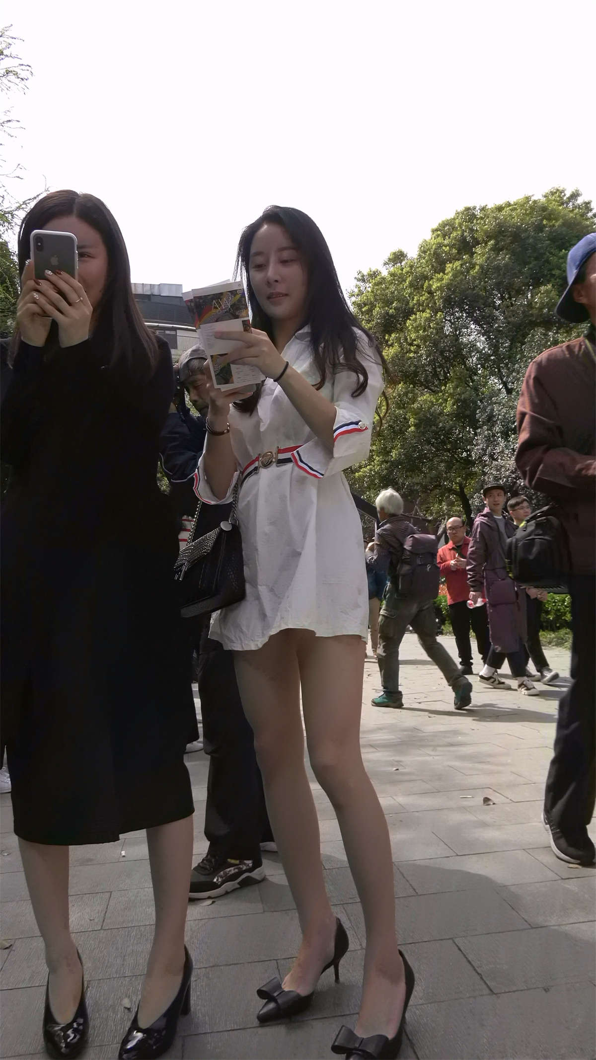 图片[2]-白色连衣裙美颜美女身材好颜值高-日更街拍