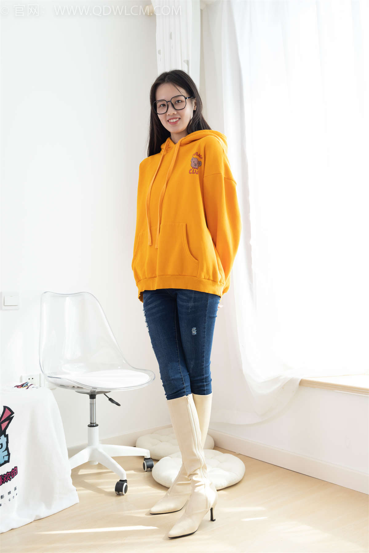 图片[2]-物恋传媒 NO.1746 颜颜-橘子味的爱-日更街拍