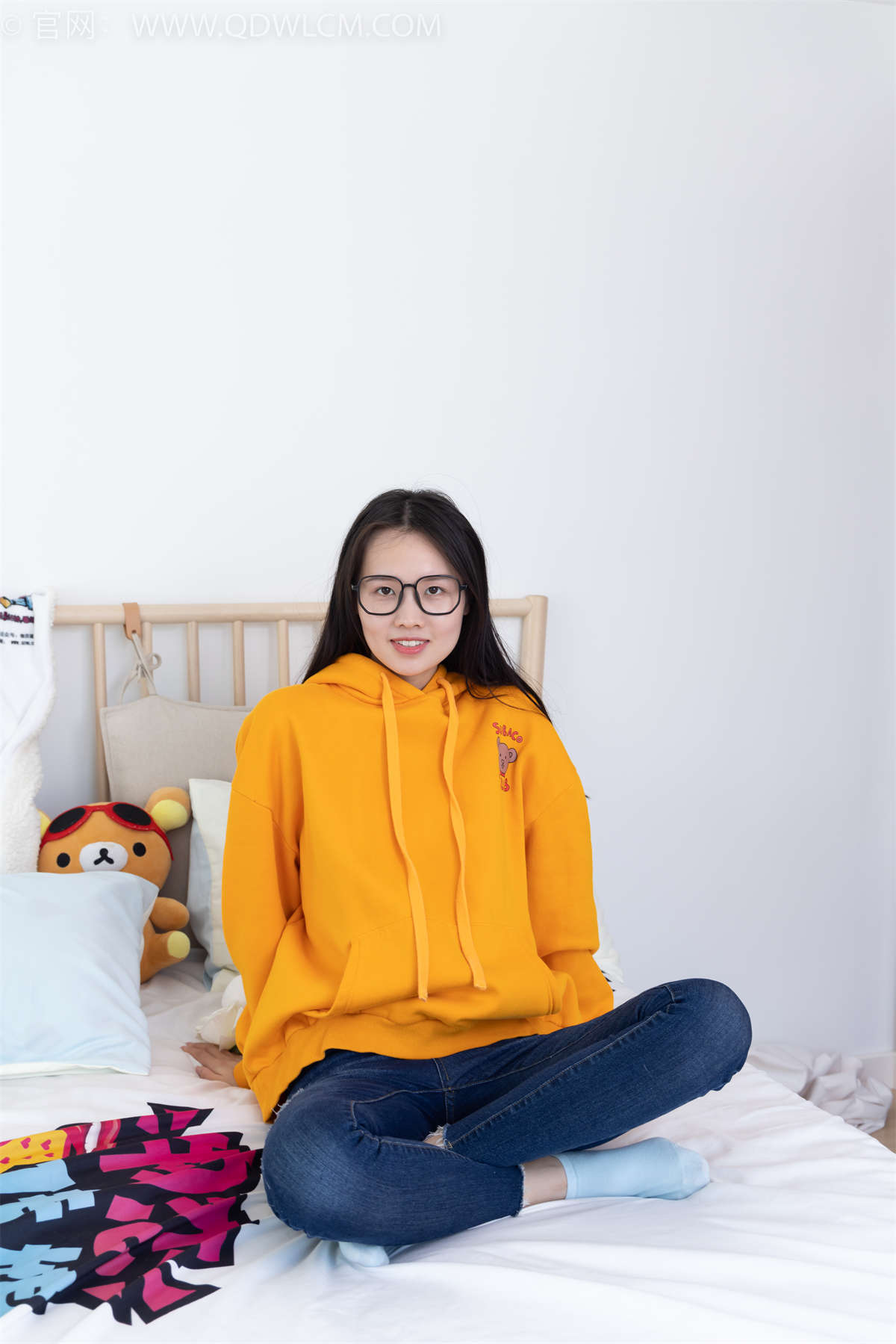 物恋传媒 NO.1746 颜颜-橘子味的爱-日更街拍