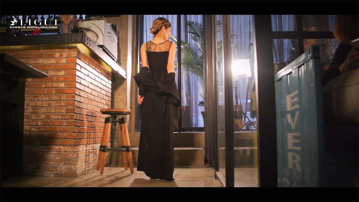 Ligui丽柜视频 2017.11.25 然然 琴丝撩动-日更街拍