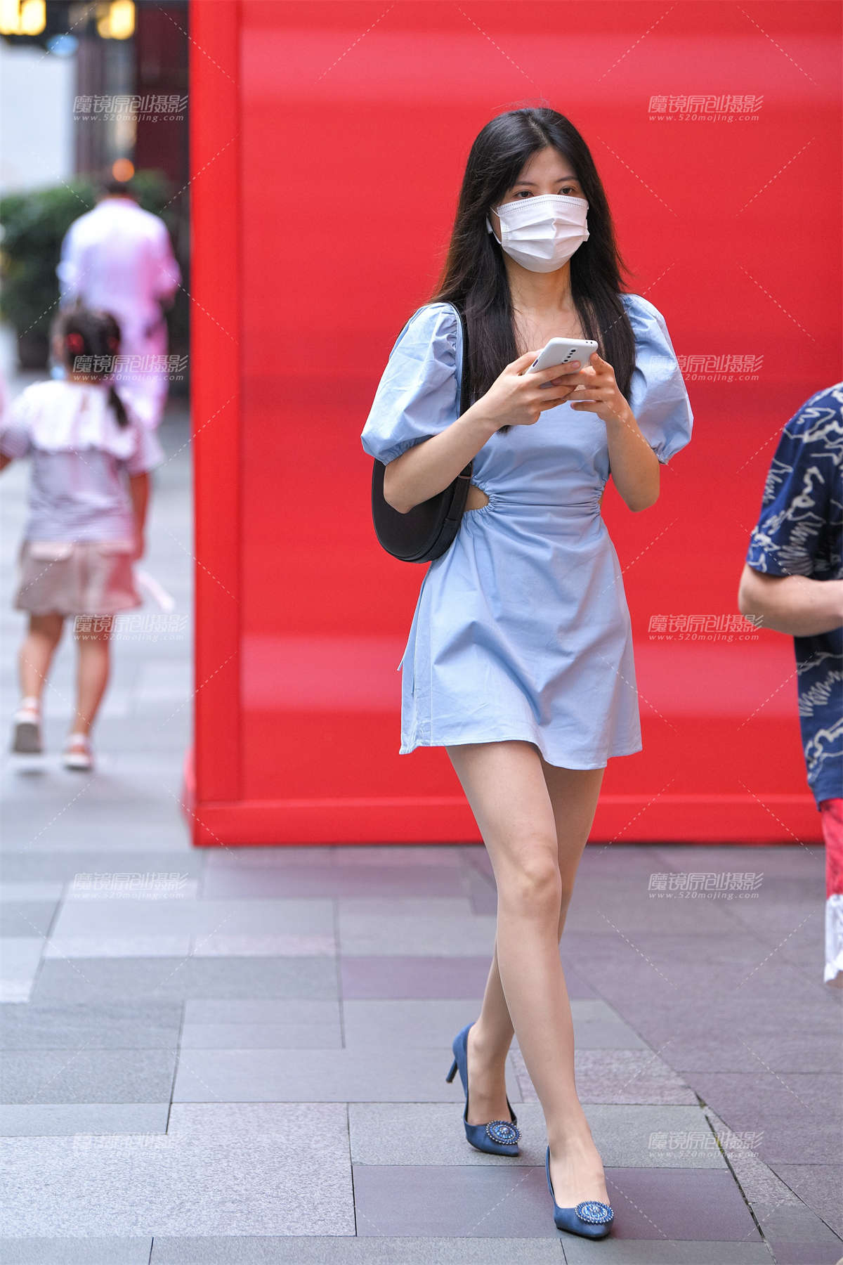 蓝裙丝袜美女-日更街拍