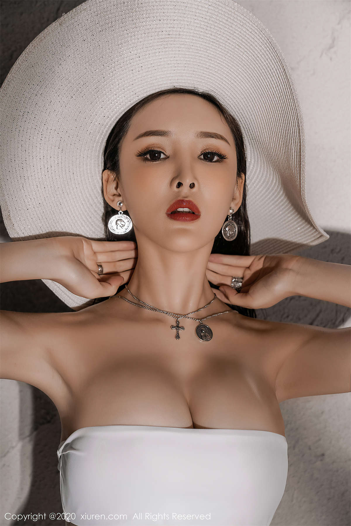 图片[2]-Xiuren秀人网 2020.07.17 NO.2339 奶瓶土肥圆矮挫丑黑穷-日更街拍