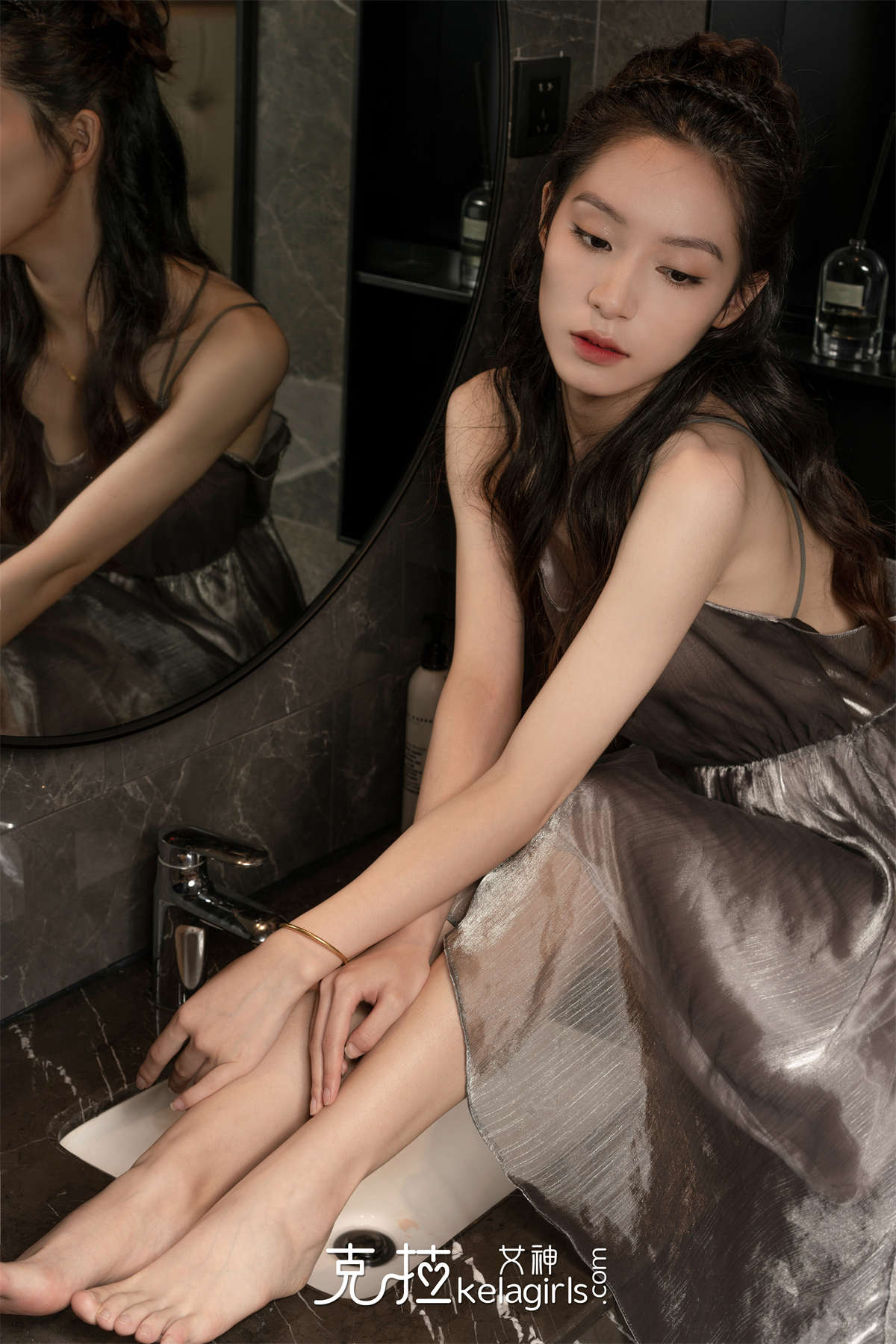 图片[2]-Kelagirls克拉女神 2022.07.29《靓脸素足》柠西-日更街拍