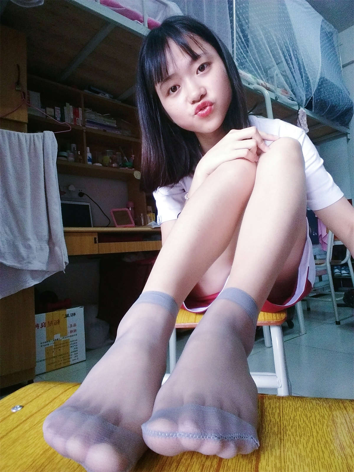 学妹校园寝室短丝系列035期 清茹-日更街拍